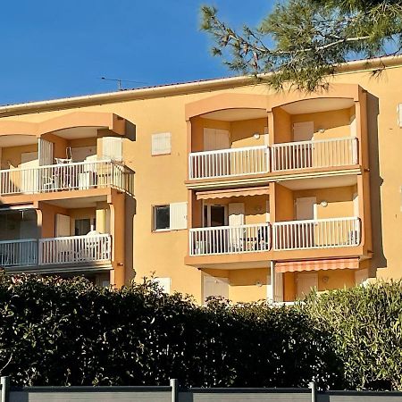 Apartment Newly Renovated Aircond-Wifi-Pool-Sea View-150M To Beaches- Saint Aygulf Bagian luar foto