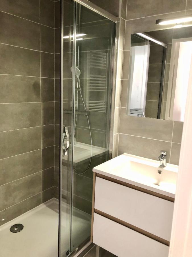 Apartment Newly Renovated Aircond-Wifi-Pool-Sea View-150M To Beaches- Saint Aygulf Bagian luar foto